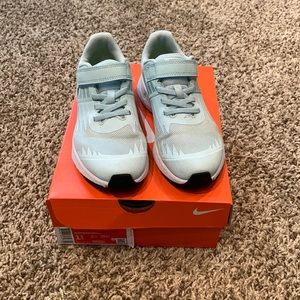 Girls Nike Size 1.5